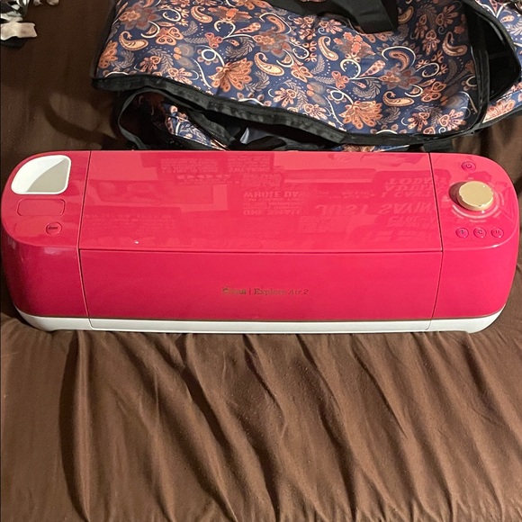 Cricut Other - Pink Cricut explore air 2